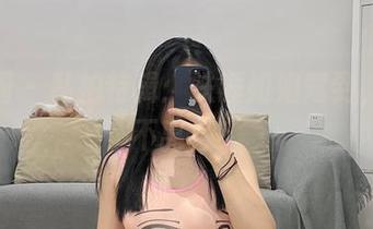 微密圈 – 私拍特辑：铁锤姐姐驾到，皮衣不离身！