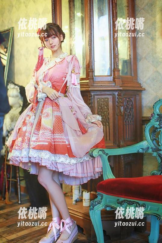 陆卿卿kyokyo 不可思议!陆卿卿kyokyo最新作品集,修女元素不走寻常路。