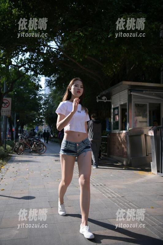 魔镜街拍 “魔镜街拍”合集:逛商场的咖啡色丝袜美女大冒险