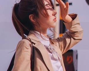 一场私拍秀：黑川的旗袍与獒犬，真令人咋舌。